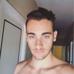 alexlarry