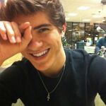 Joey Hernandez 