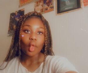 Yxng_Michaela