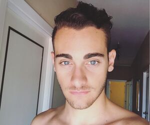 alexlarry