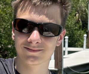 Profile Cooper Roberso