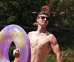 LT