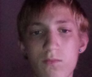 Profile Aaron Brown