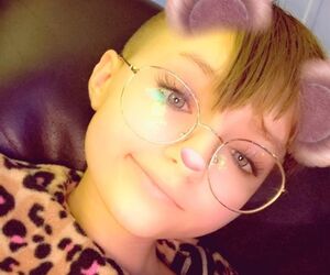 Ezzie_girlzonl