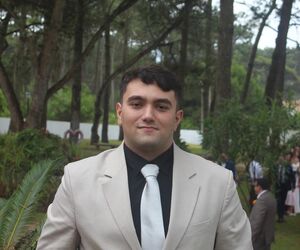 Tomás