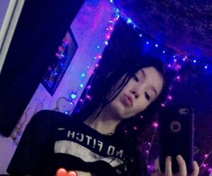 Chloe__b00