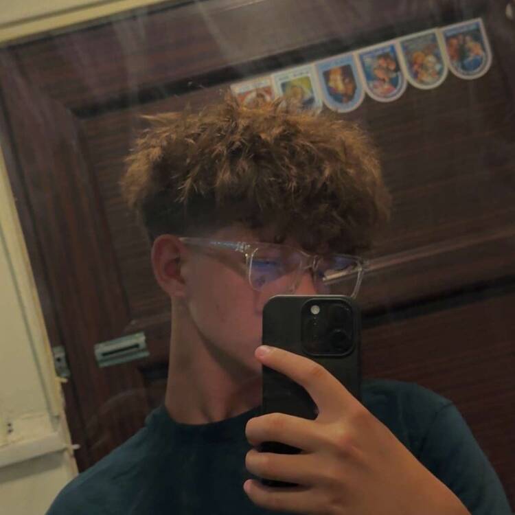 Foto de perfil de Adrian