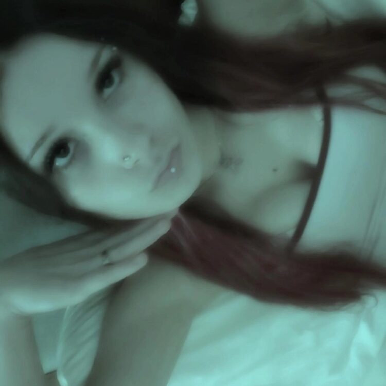 Foto de perfil de Tinyk1tten